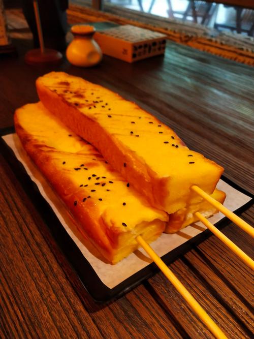 好吃到爆三步搞定蒜香黄油烤面包!